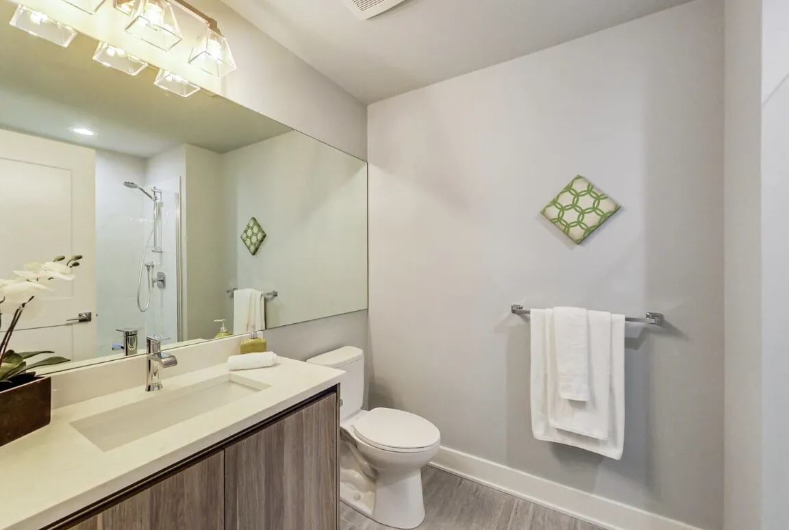 300 W Division St, ,  60610, USA 60610-unit#CONVERTIBLE-Chicago-IL