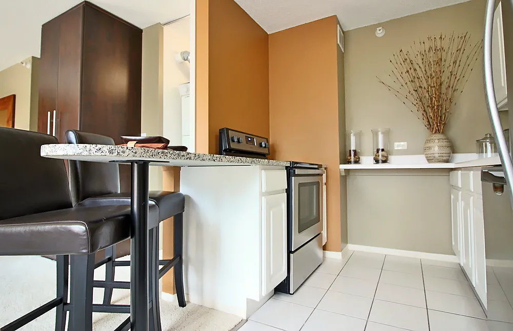 1 W Superior St, ,  60654, USA 60654-unit#CONVERTIBLE-Chicago-IL