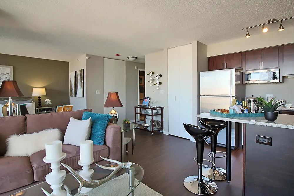 1 W Superior St, ,  60654, USA 60654-unit#CONVERTIBLE-Chicago-IL