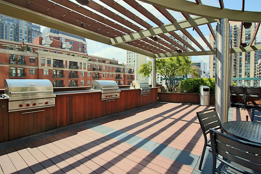 1 W Superior St, ,  60654, USA 60654-unit#CONVERTIBLE-Chicago-IL