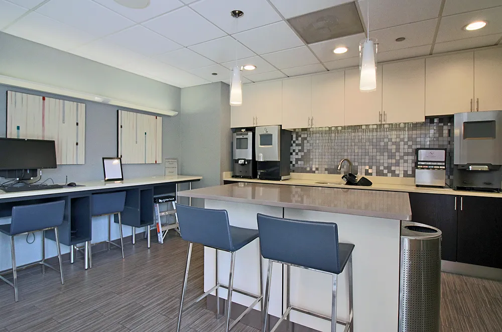 1 W Superior St, ,  60654, USA 60654-unit#CONVERTIBLE-Chicago-IL