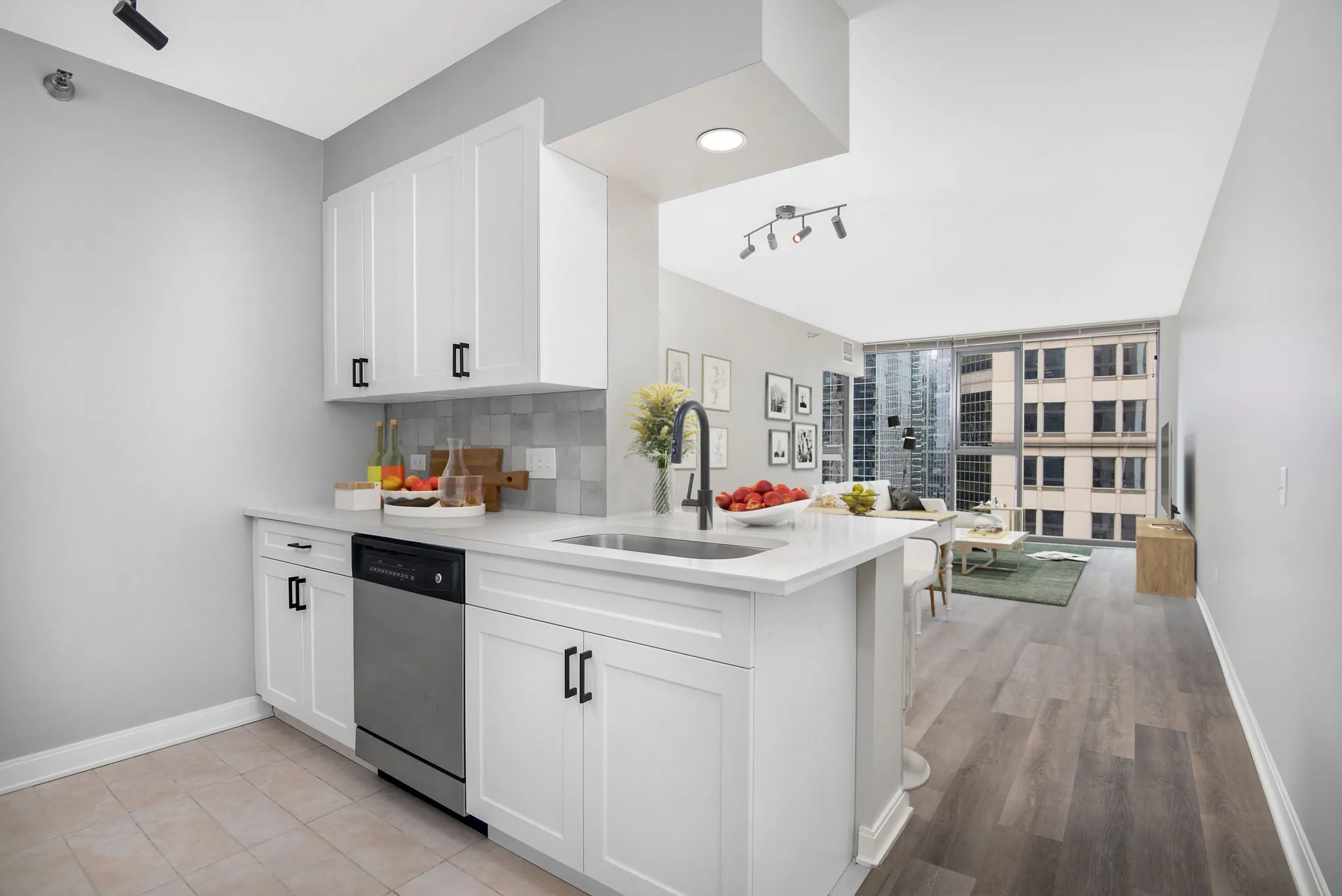 210 N Wells St, ,  60606, USA 60606-unit#CONVERTIBLE-Chicago-IL