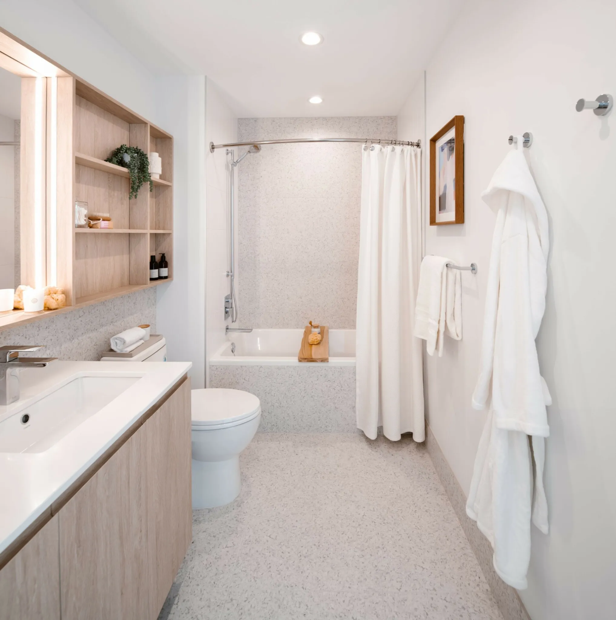 369 W Grand Ave, ,  60654, USA 60654-unit#1/1-Chicago-IL