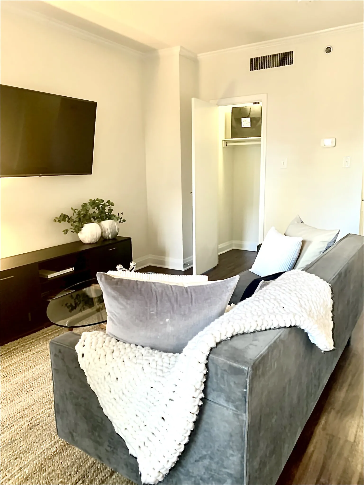 200 E Chestnut St, ,  60611, USA 60611-unit#1/1-Chicago-IL