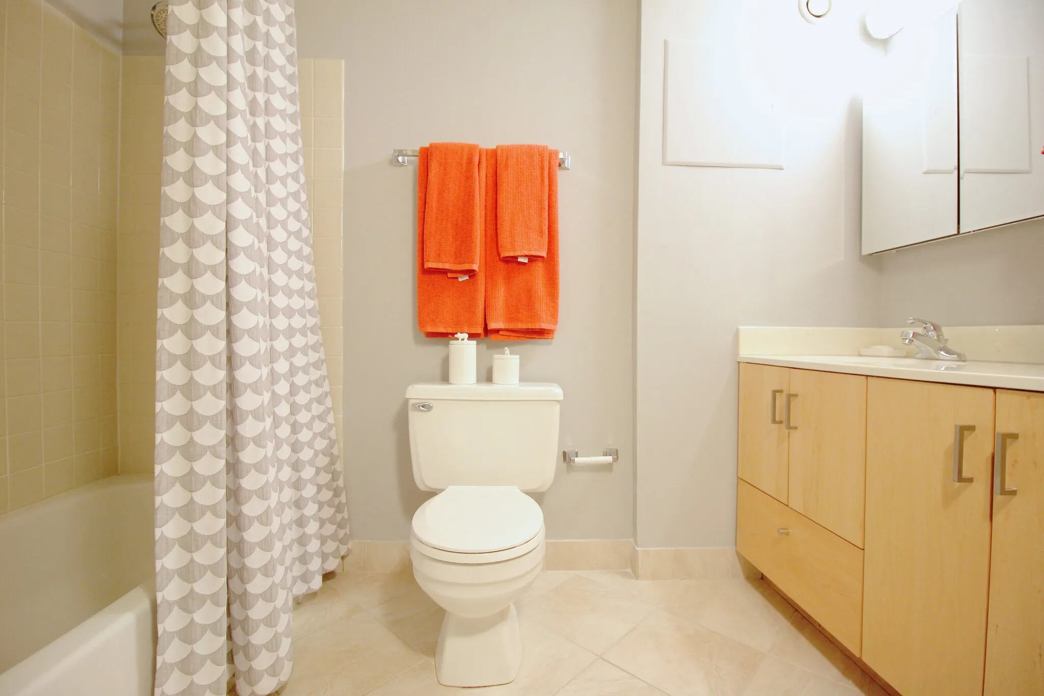 750 N Dearborn St, , 60654, USA 60654-unit#CONVERTIBLE-Chicago-IL