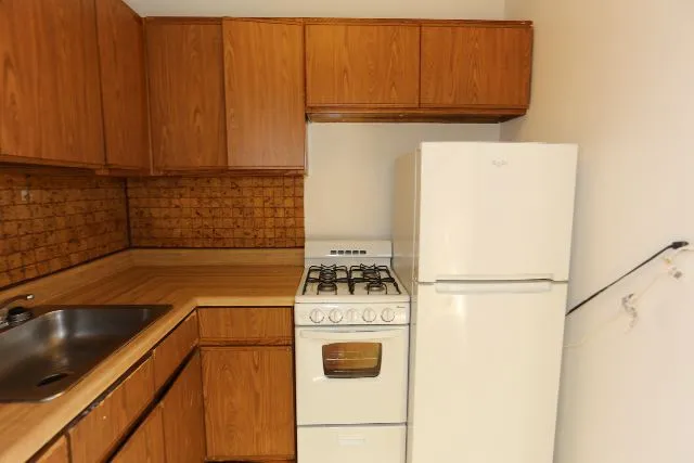 711 W Belmont Ave, ,  60657, USA 60657-unit#211-Chicago-IL