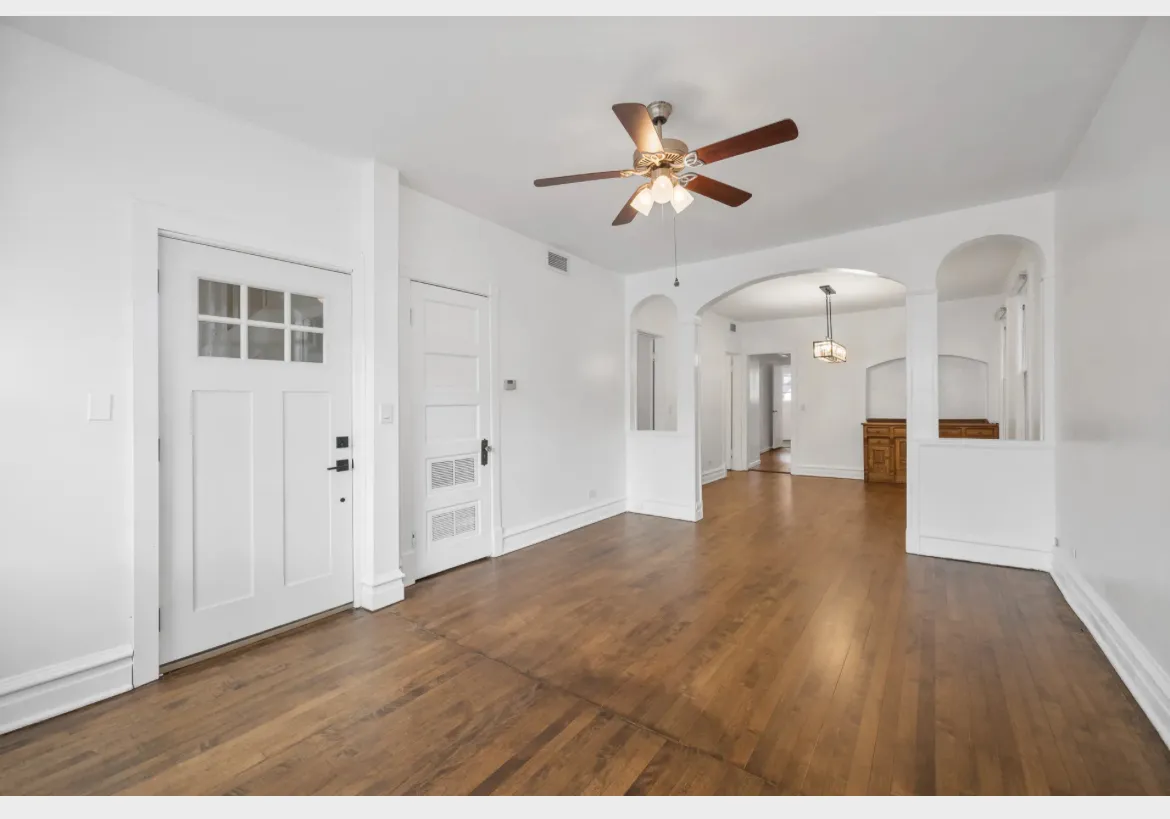 1928 W Barry Ave, , 60657, USA 60657-unit#1-Chicago-IL