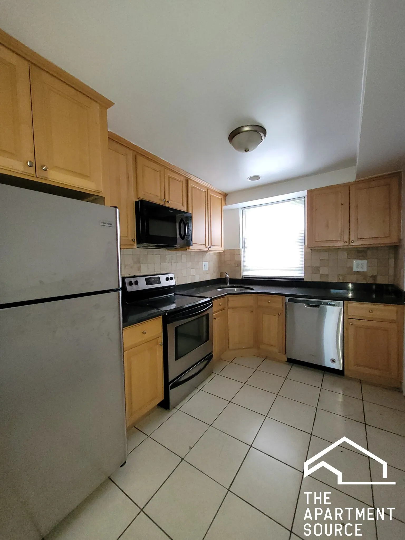 7328 N Ridge Blvd, , 60645, USA 60645-unit#1E-Chicago-IL