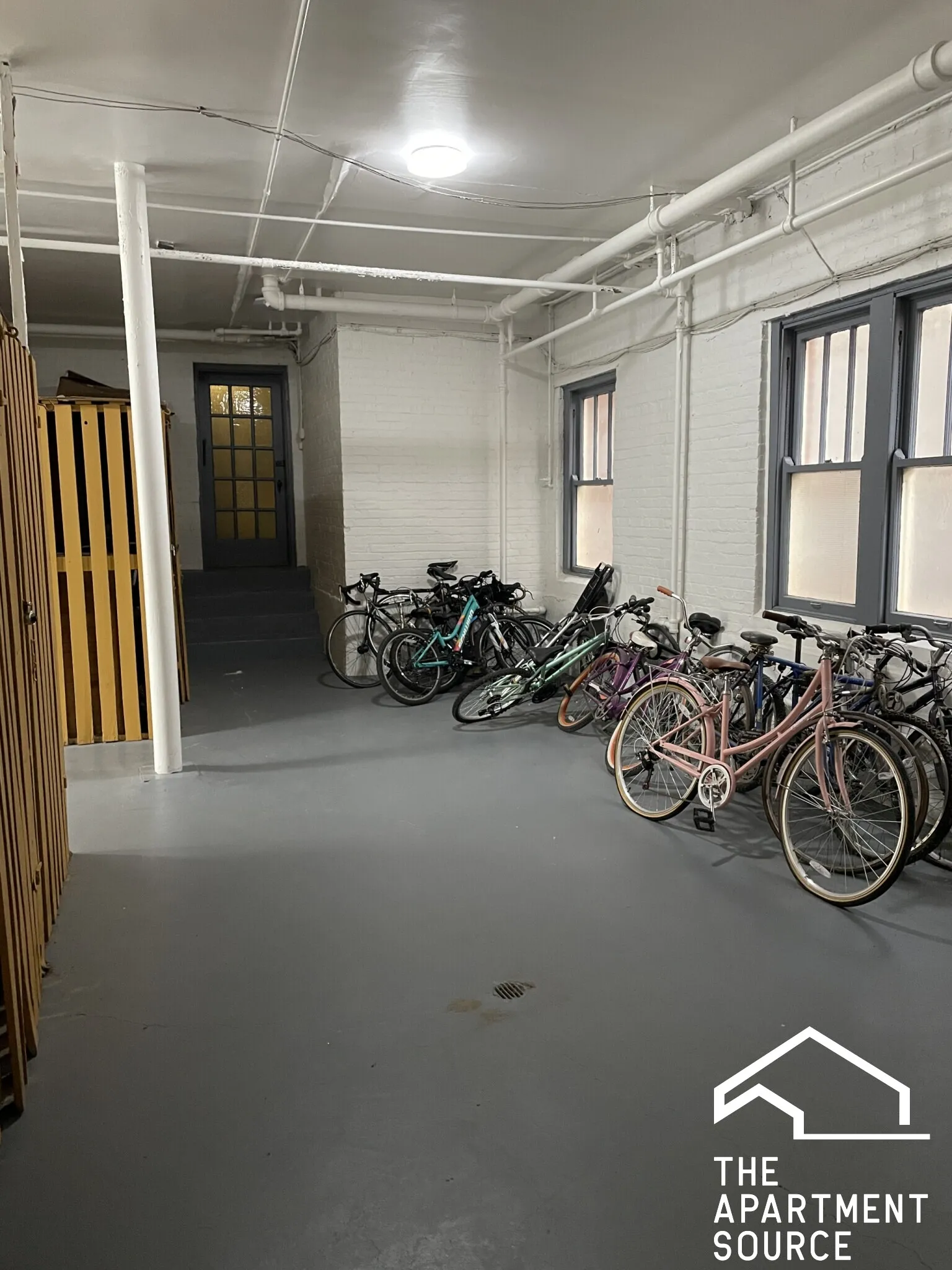 3146 S Harlem Ave, Riverside,  60546, USA 60546-unit#1E-Berwyn-IL