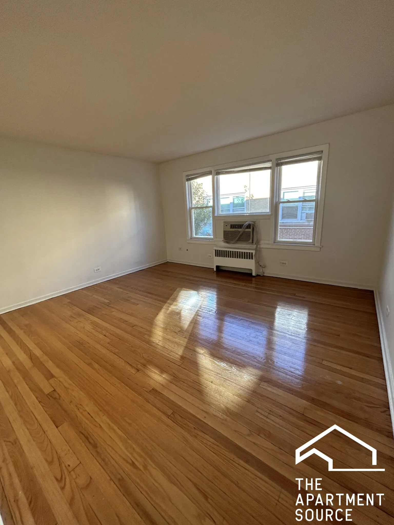 6705 N California Ave, , 60645, USA 60645-unit#2S-Chicago-IL