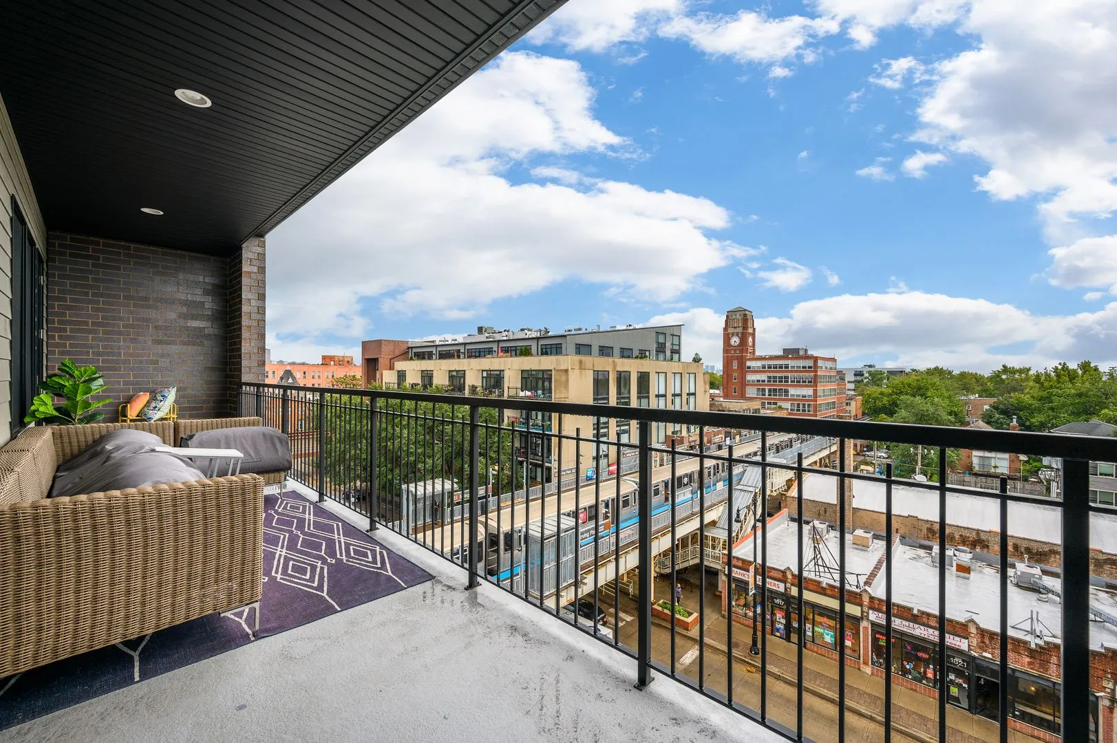 1822 W Irving Park Rd, , 60613, USA 60613-unit#403-Chicago-IL