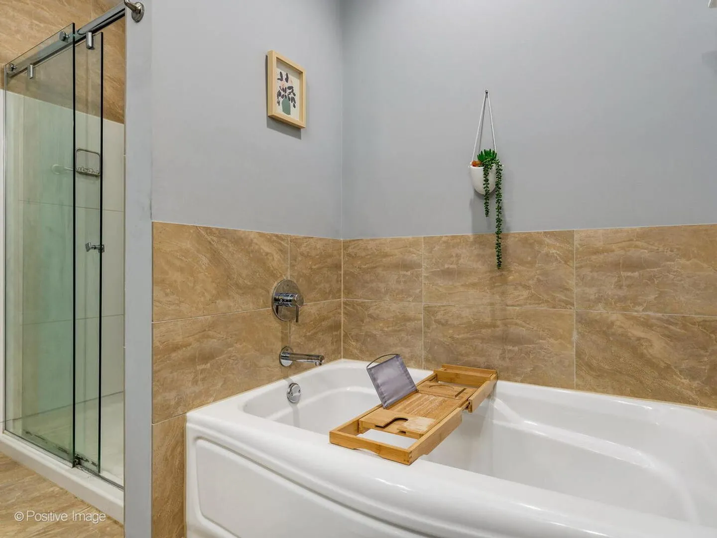 1822 W Irving Park Rd, , 60613, USA 60613-unit#403-Chicago-IL