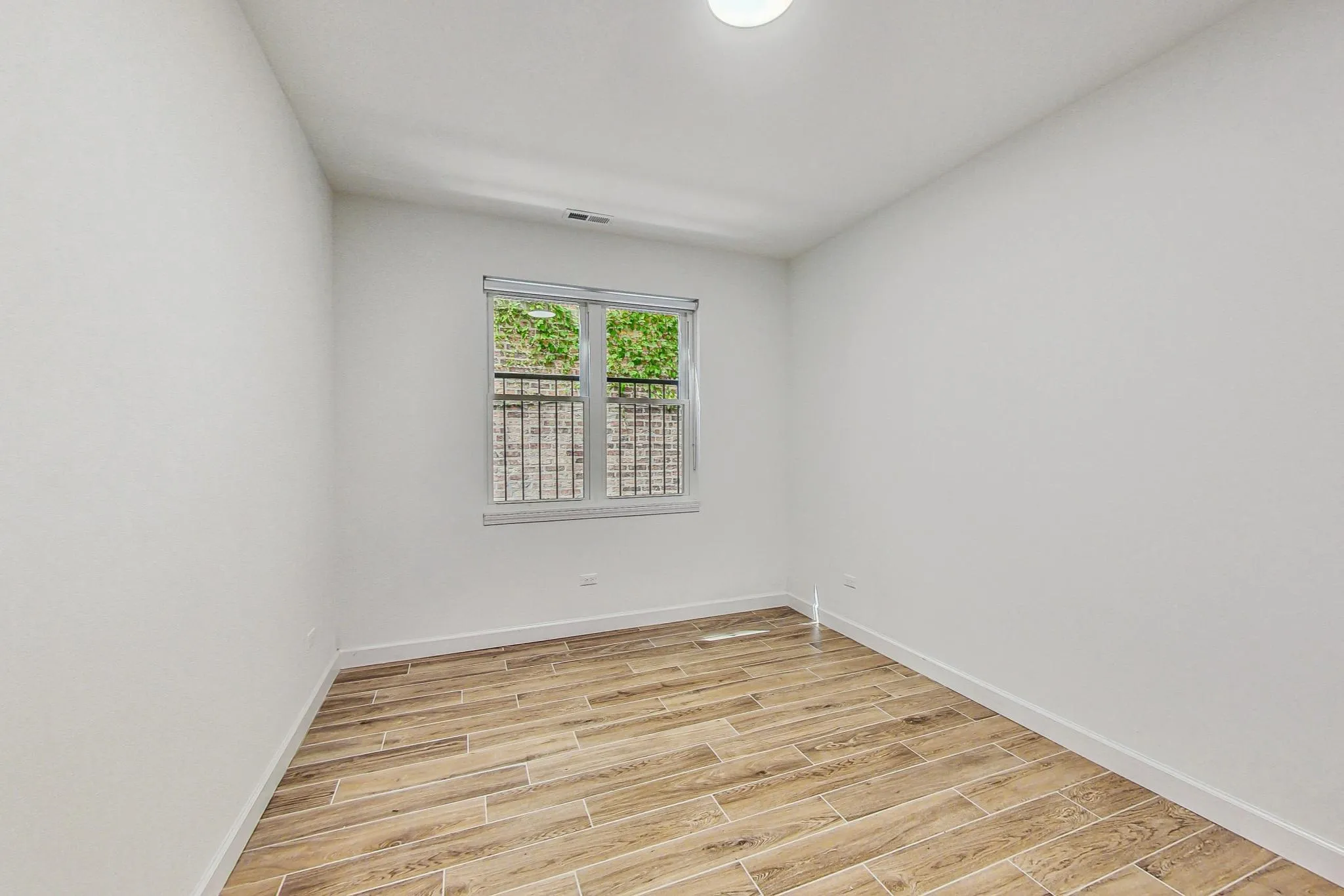 6122 S University Ave, ,  60637, USA 60637-unit#201-Chicago-IL