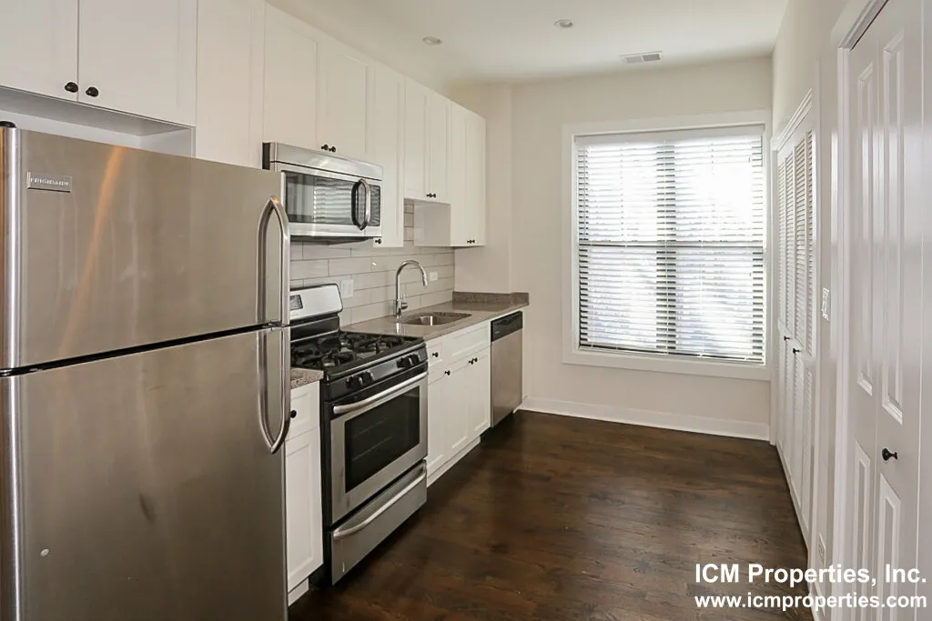 1600 W Belle Plaine Ave, , 60613, USA 60613-unit#1600-2-Chicago-IL