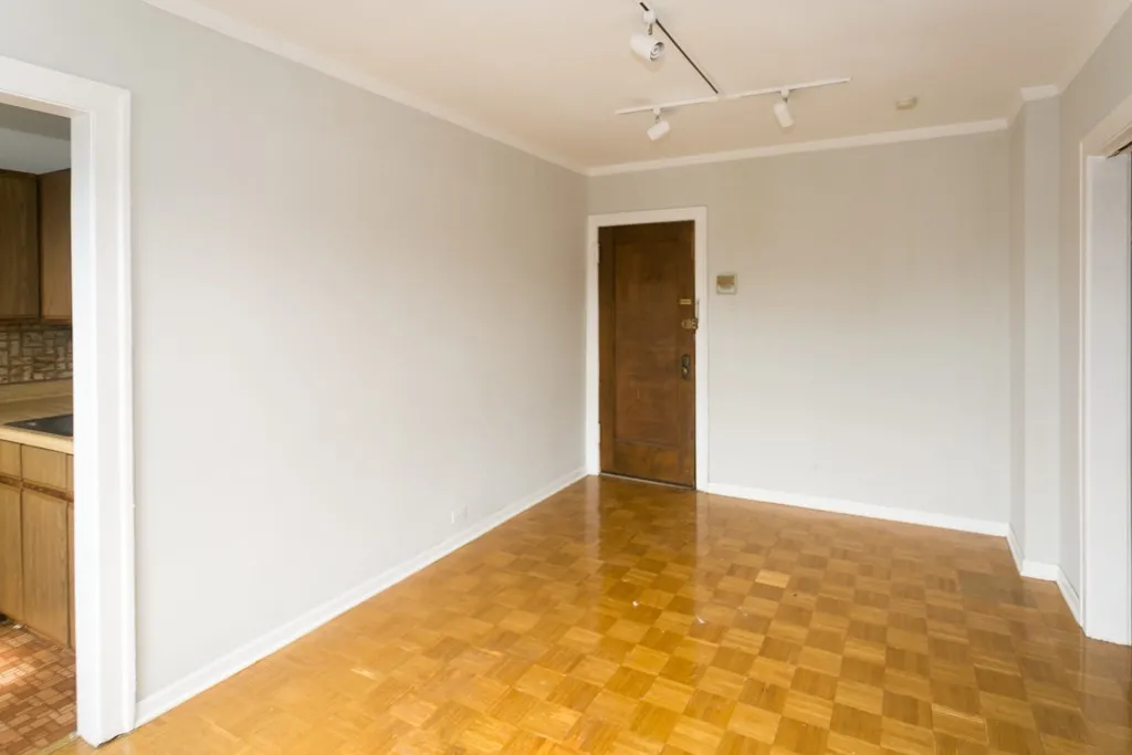 739 W Belmont Ave, ,  60657, USA 60657-unit#411-Chicago-IL