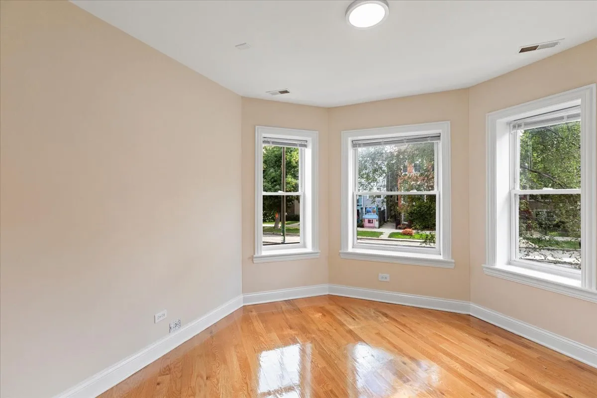 4014 N Central Park Ave, ,  60618, USA 60618-unit#3E-Chicago-IL