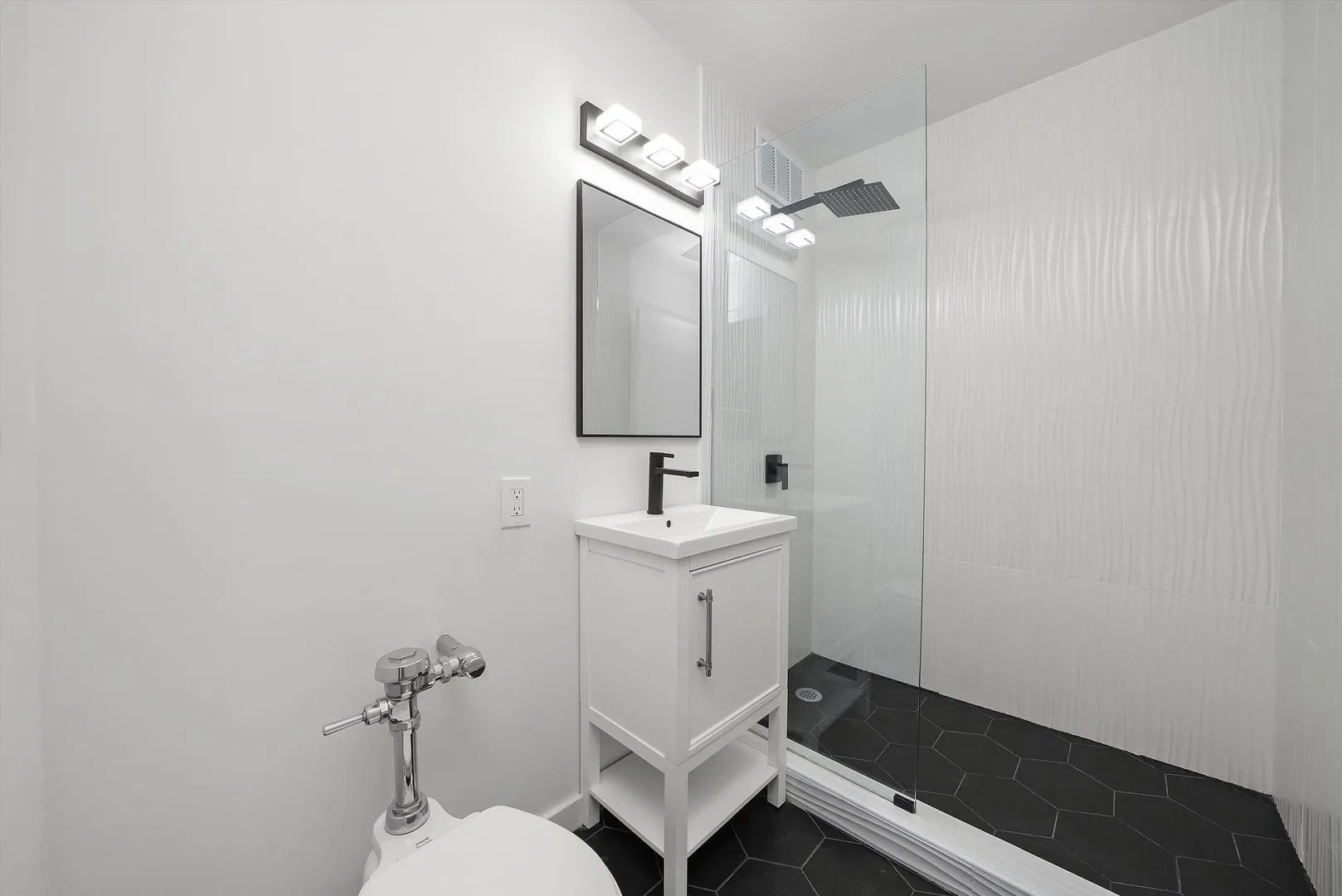 247 E Chestnut St, , 60611, USA 60611-unit#2004-Chicago-IL