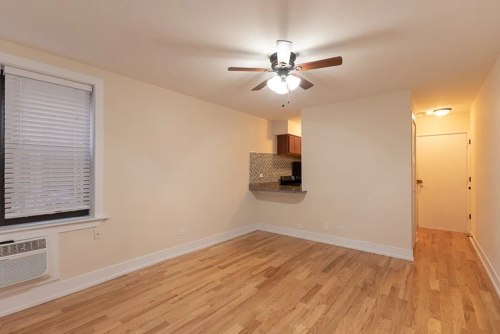 445 W Barry Ave, ,  60657, USA 60657-unit#223-Chicago-IL