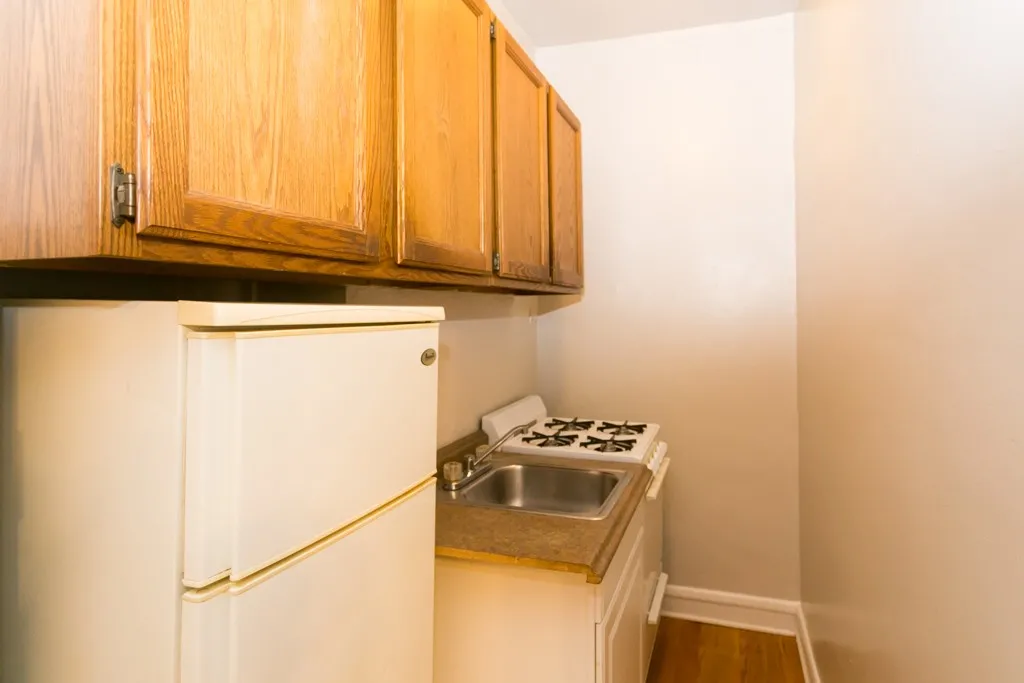 2827 N Burling St, ,  60657, USA 60657-unit#208-Chicago-IL