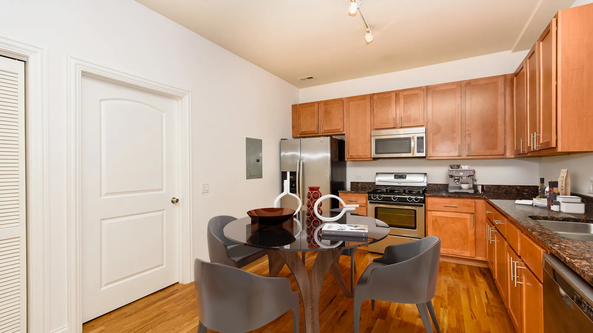 738 N May St, , 60642, USA 60642-unit#2R-Chicago-IL