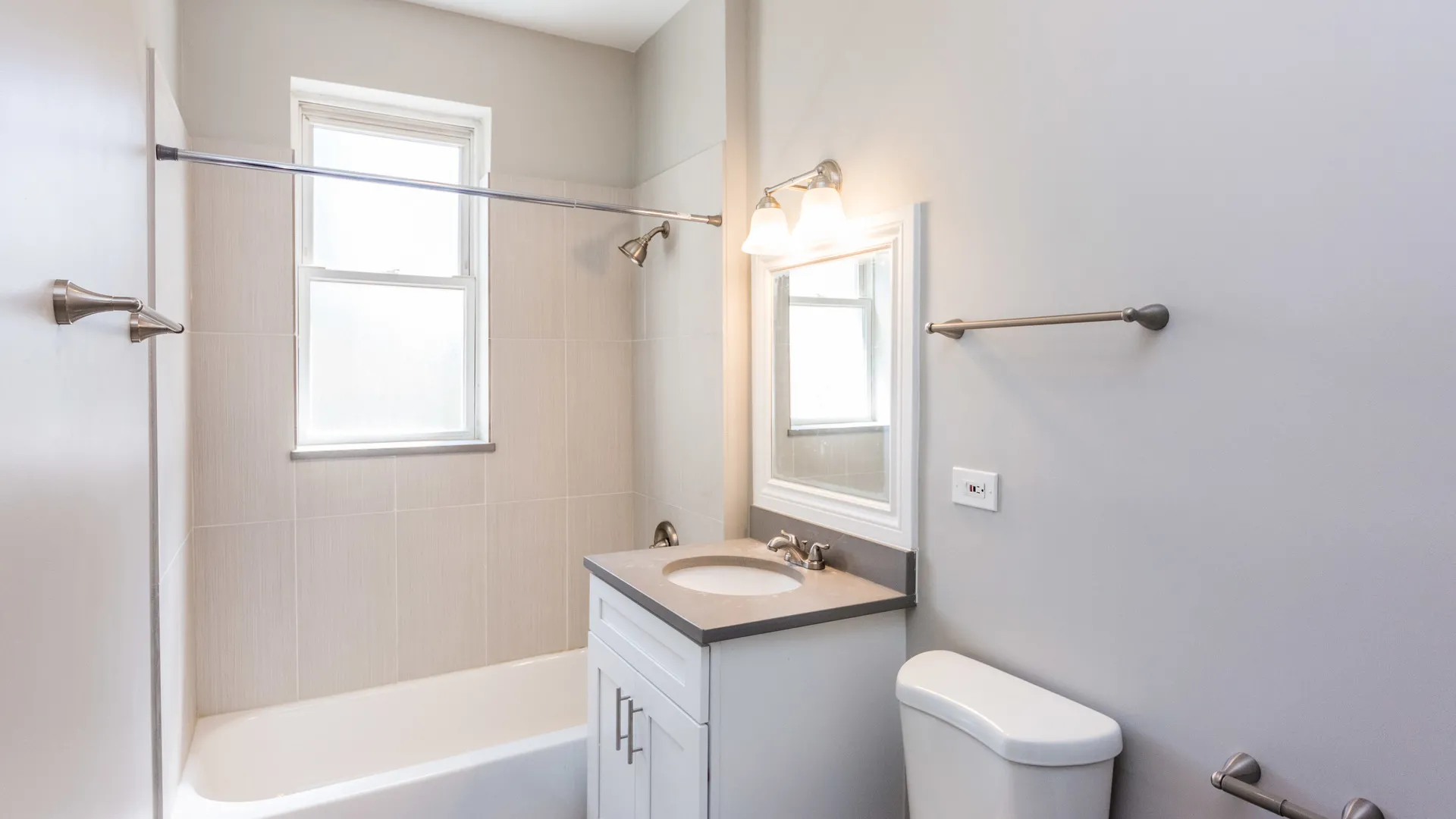 2111 W Caton St, ,  60647, USA 60647-unit#2S-Chicago-IL