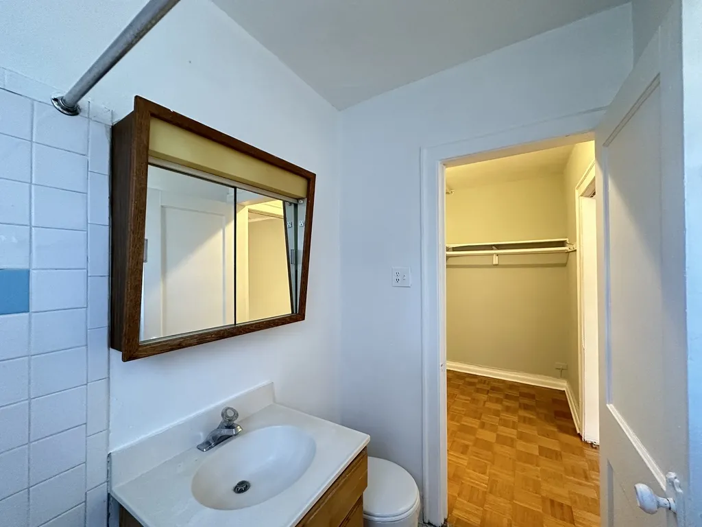 711 W Belmont Ave, , 60657, USA 60657-unit#306-Chicago-IL