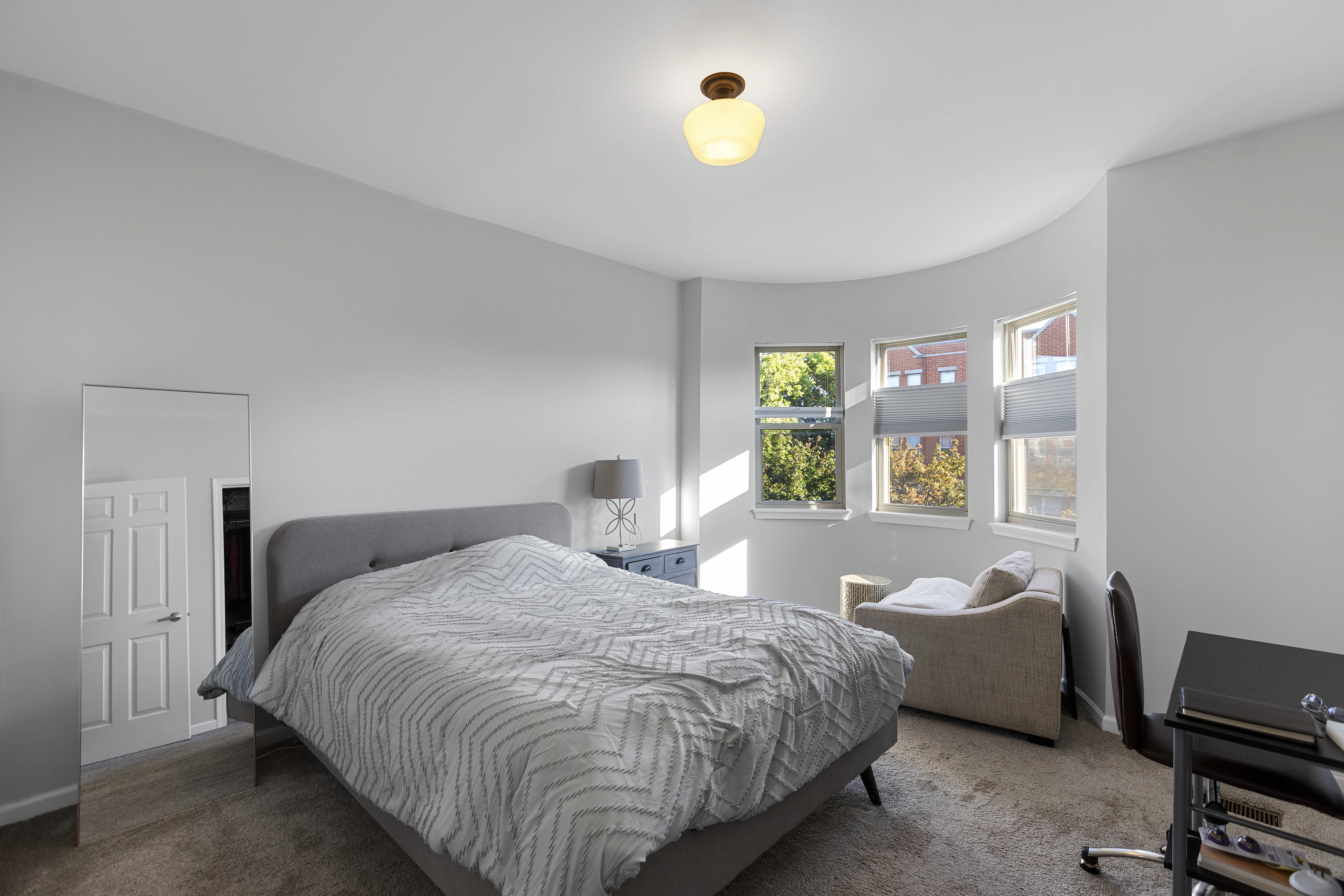 720 W Evergreen Ave, ,  60610, USA 60610-Chicago-IL