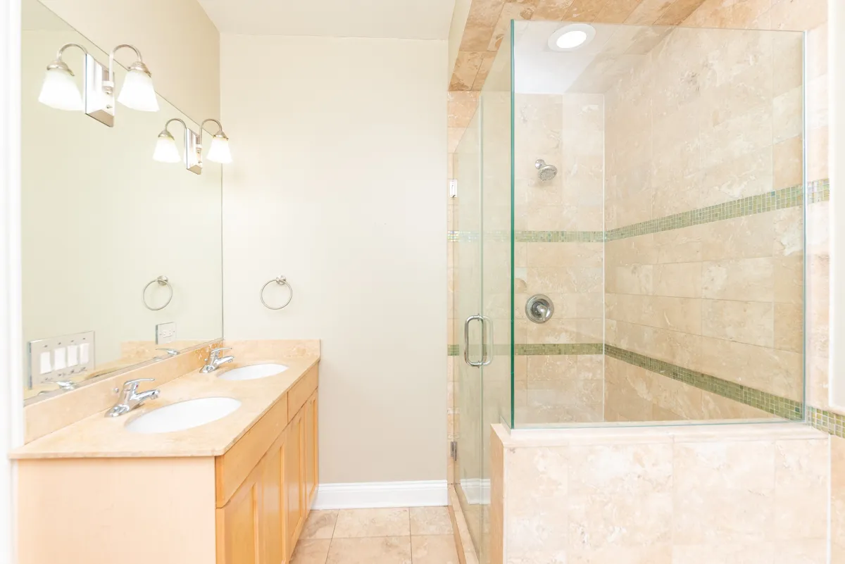 6217 S Kimbark Ave, ,  60637, USA 60637-unit#3S-Chicago-IL