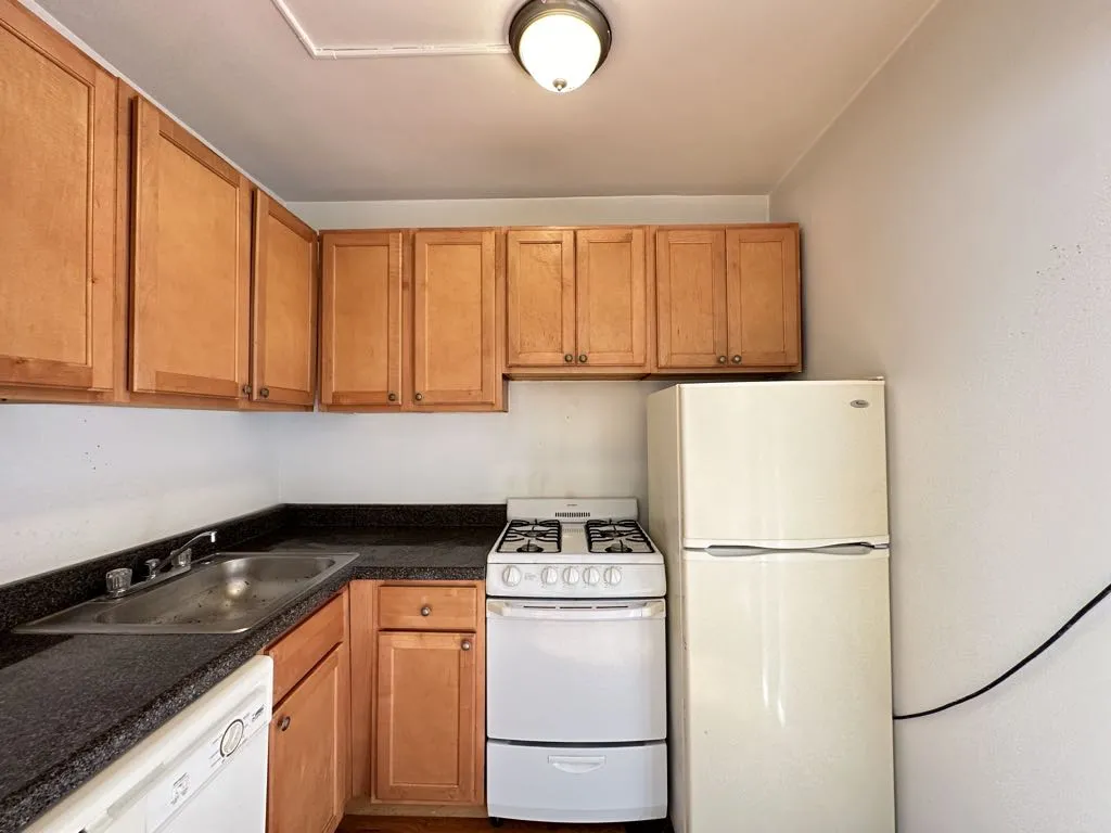 739 W Belmont Ave, , 60657, USA 60657-unit#515-Chicago-IL