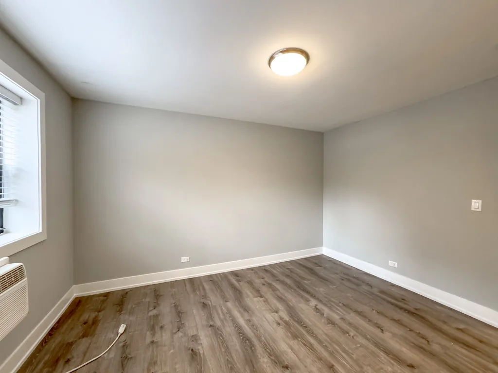 530 W Surf St, ,  60657, USA 60657-unit#202-Chicago-IL