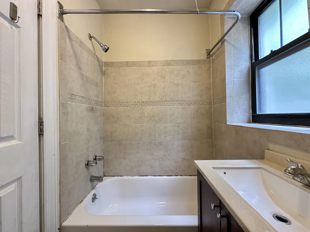1347 N Dearborn St, ,  60610, USA 60610-unit#202-Chicago-IL