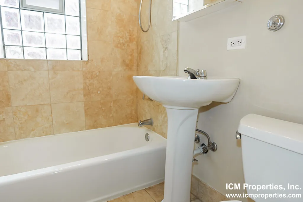 1210 W Waveland Ave, ,  60613, USA 60613-unit#1210WAV1-Chicago-IL
