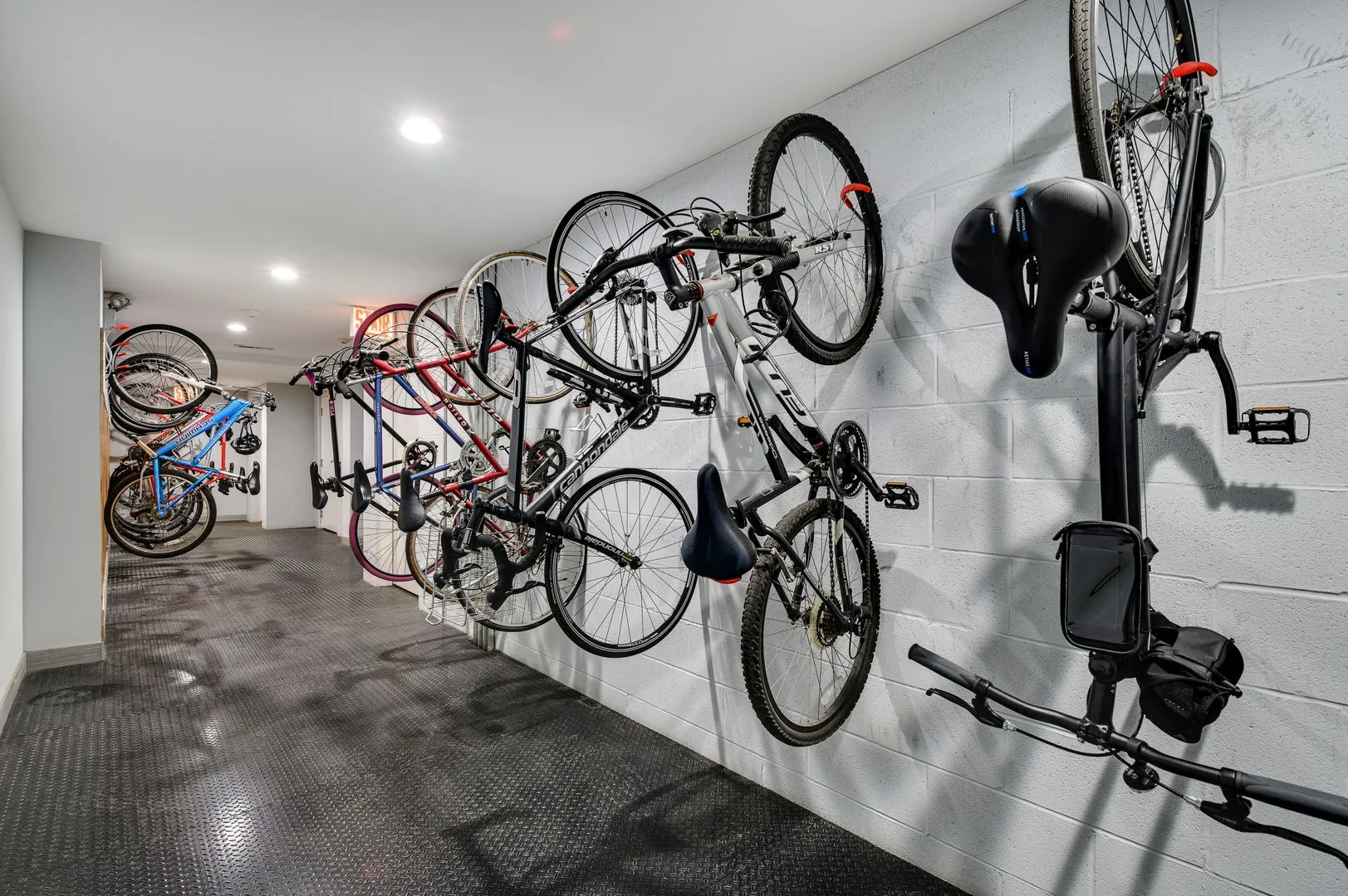 1822 W Irving Park Rd, , 60613, USA 60613-unit#403-Chicago-IL