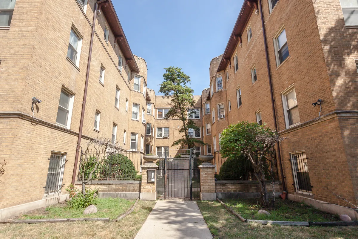 2212 E 70th St, , 60649, USA 60649-unit#1A-Chicago-IL