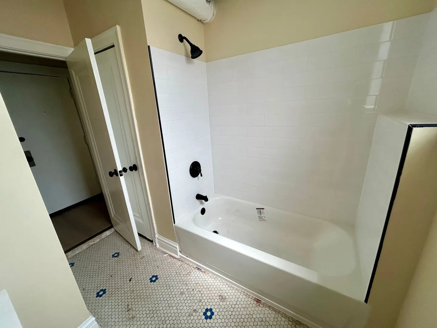 4049 W School St, ,  60641, USA 60641-unit#B-Chicago-IL