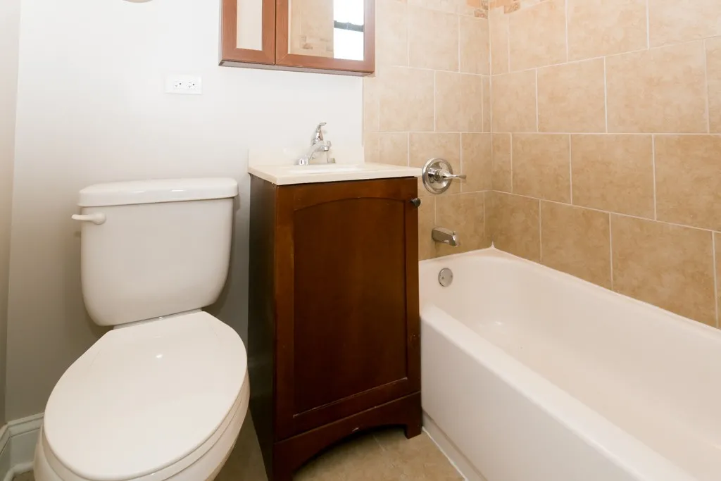 896 Green Bay Rd, , 60093, USA 60093-unit#A09-Winnetka-IL