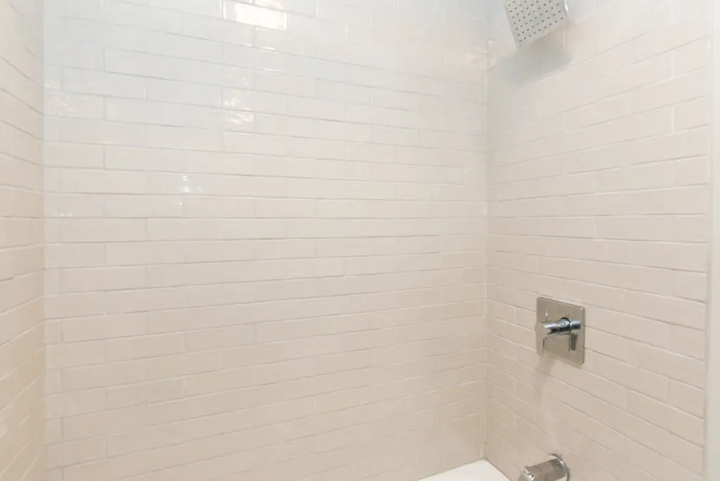 837 W Wolfram St, , 60657, USA 60657-unit#305-Chicago-IL