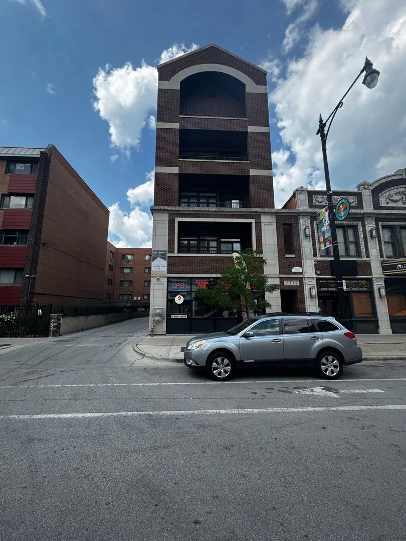 1334 W Morse Ave, , 60626, USA 60626-unit#402-Chicago-IL