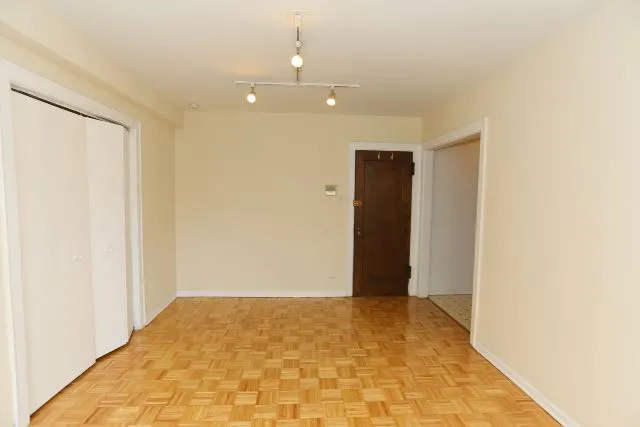 739 W Belmont Ave, , 60657, USA 60657-unit#407-Chicago-IL
