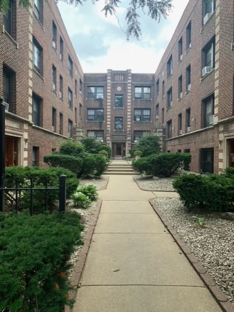 929 W Oakdale Ave, , 60657, USA 60657-unit#GARDEN-Chicago-IL