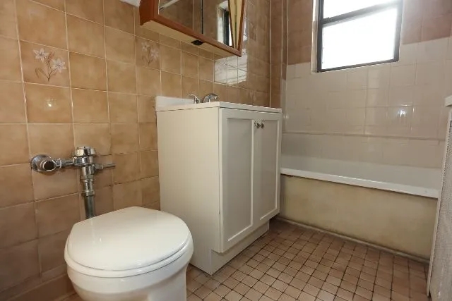 711 W Belmont Ave, ,  60657, USA 60657-unit#211-Chicago-IL