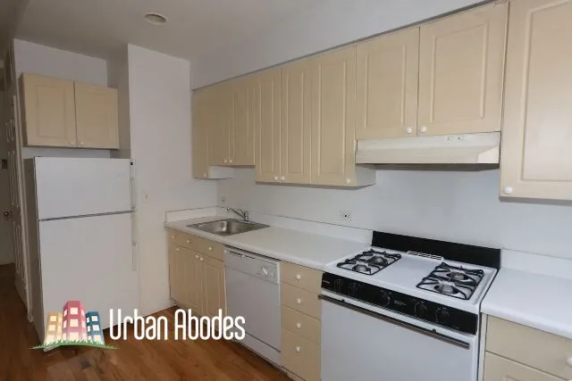 917 W Dakin St, ,  60613, USA 60613-unit#102-Chicago-IL