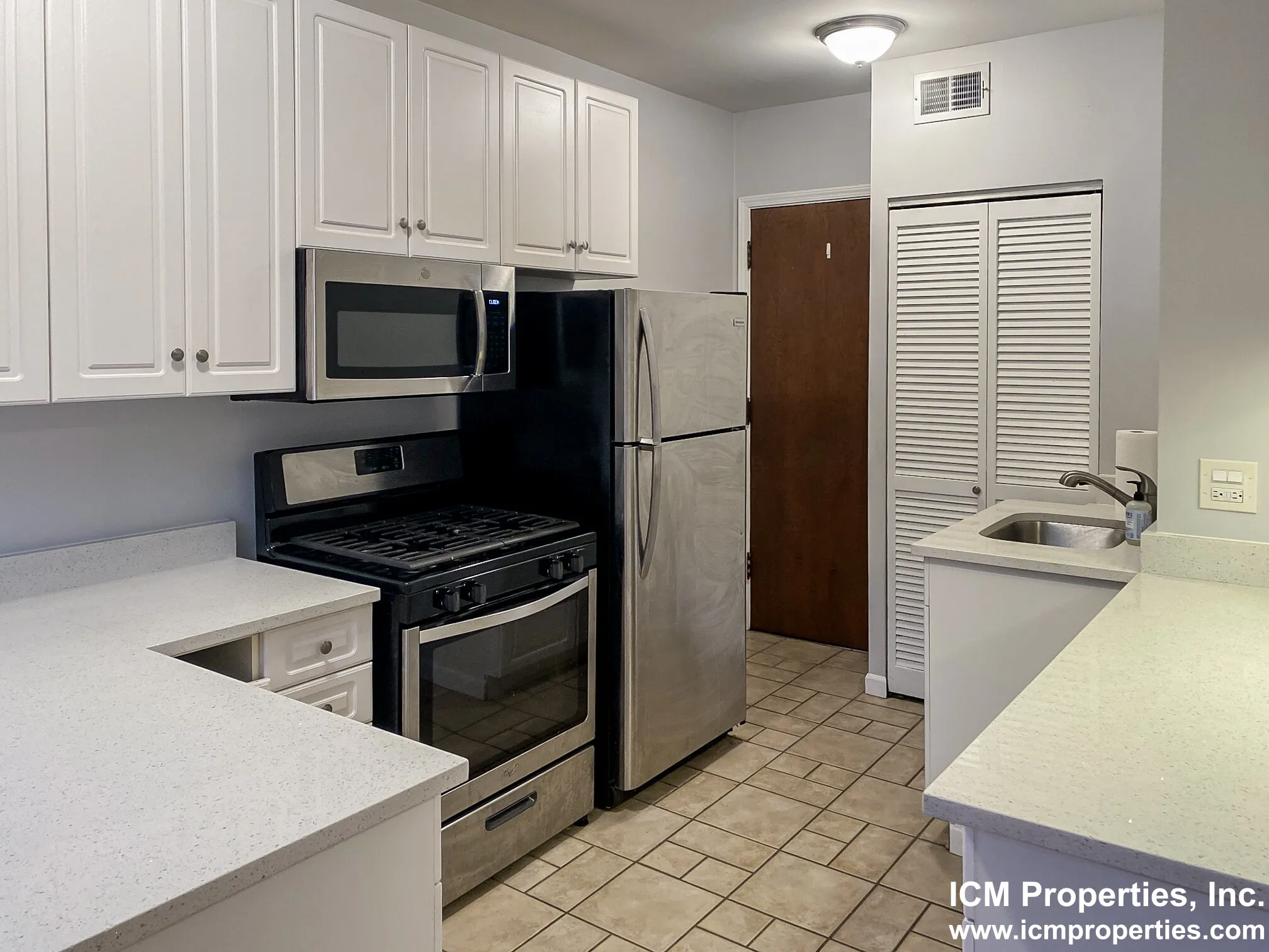 3708 N Sheffield Ave, , 60613, USA 60613-unit#3710-306-Chicago-IL