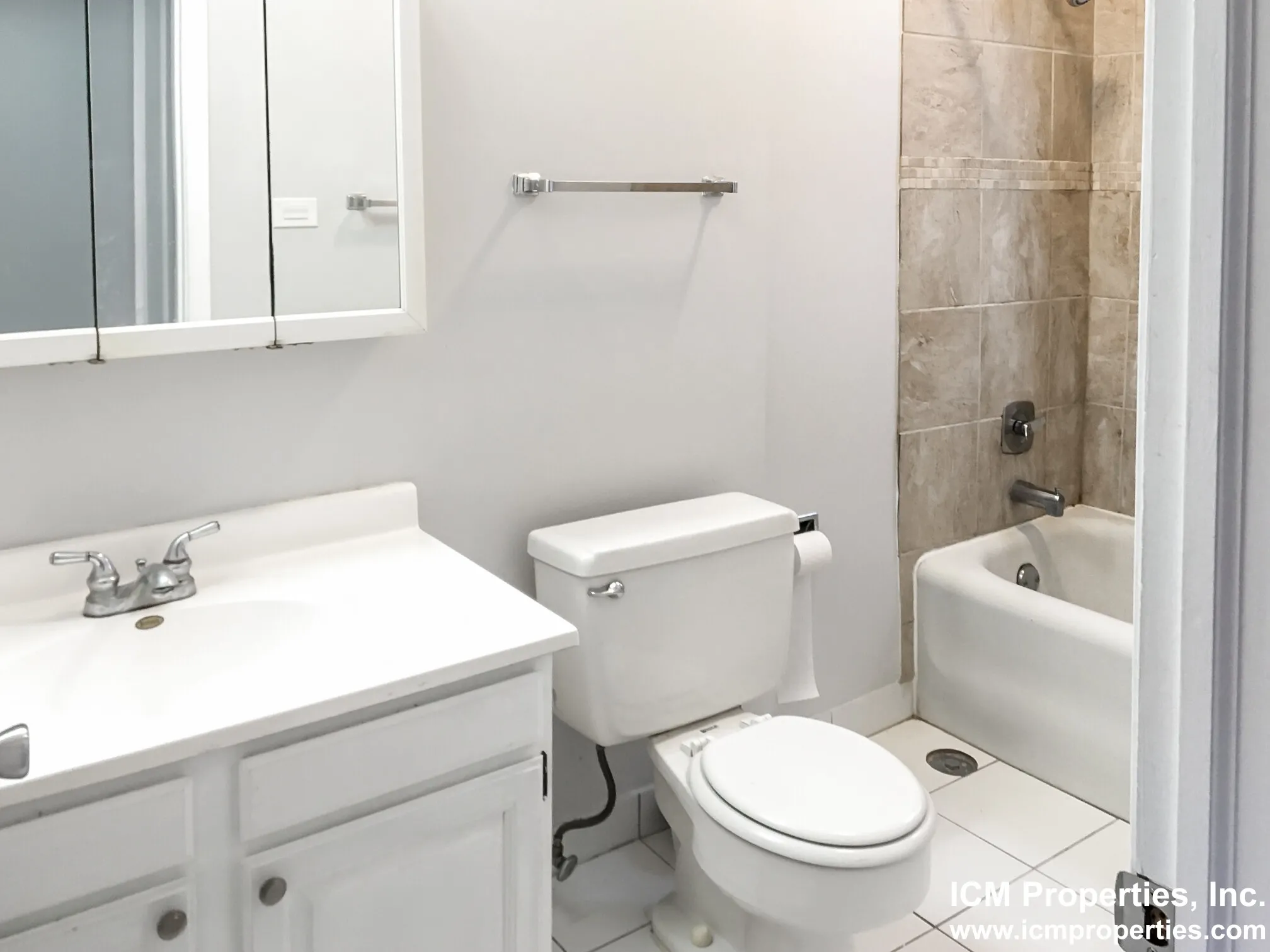 3708 N Sheffield Ave, ,  60613, USA 60613-unit#3710-306-Chicago-IL