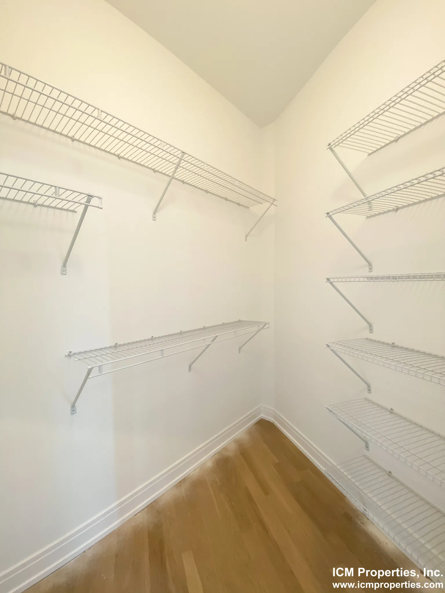 1050 W Cornelia Ave, ,  60657, USA 60657-unit#1050-203-Chicago-IL