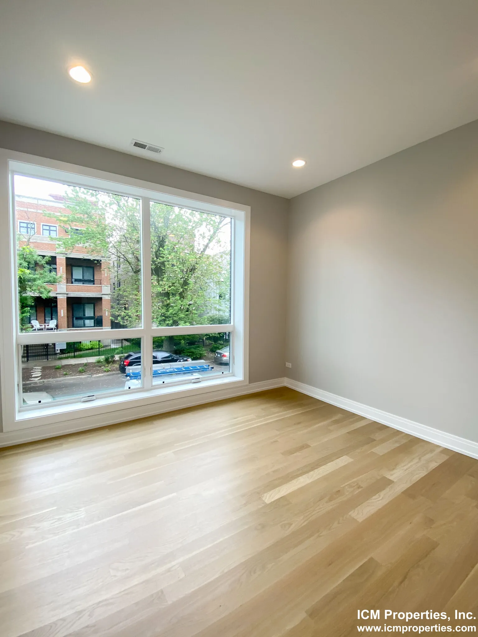 1050 W Cornelia Ave, ,  60657, USA 60657-unit#1050-203-Chicago-IL