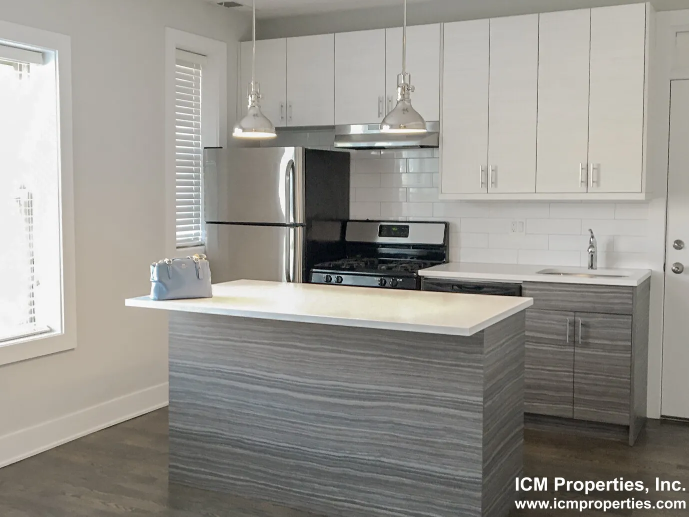3915 N Janssen Ave, ,  60613, USA 60613-unit#3921-2N-Chicago-IL