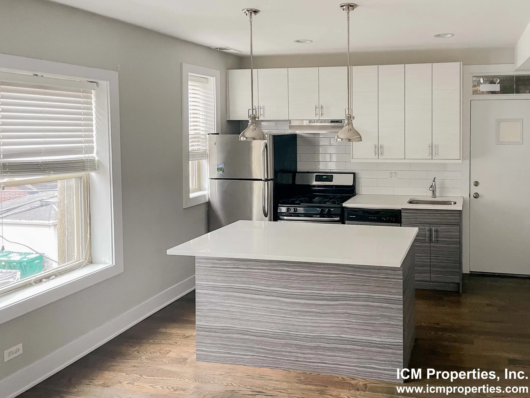 3915 N Janssen Ave, ,  60613, USA 60613-unit#3921-2N-Chicago-IL