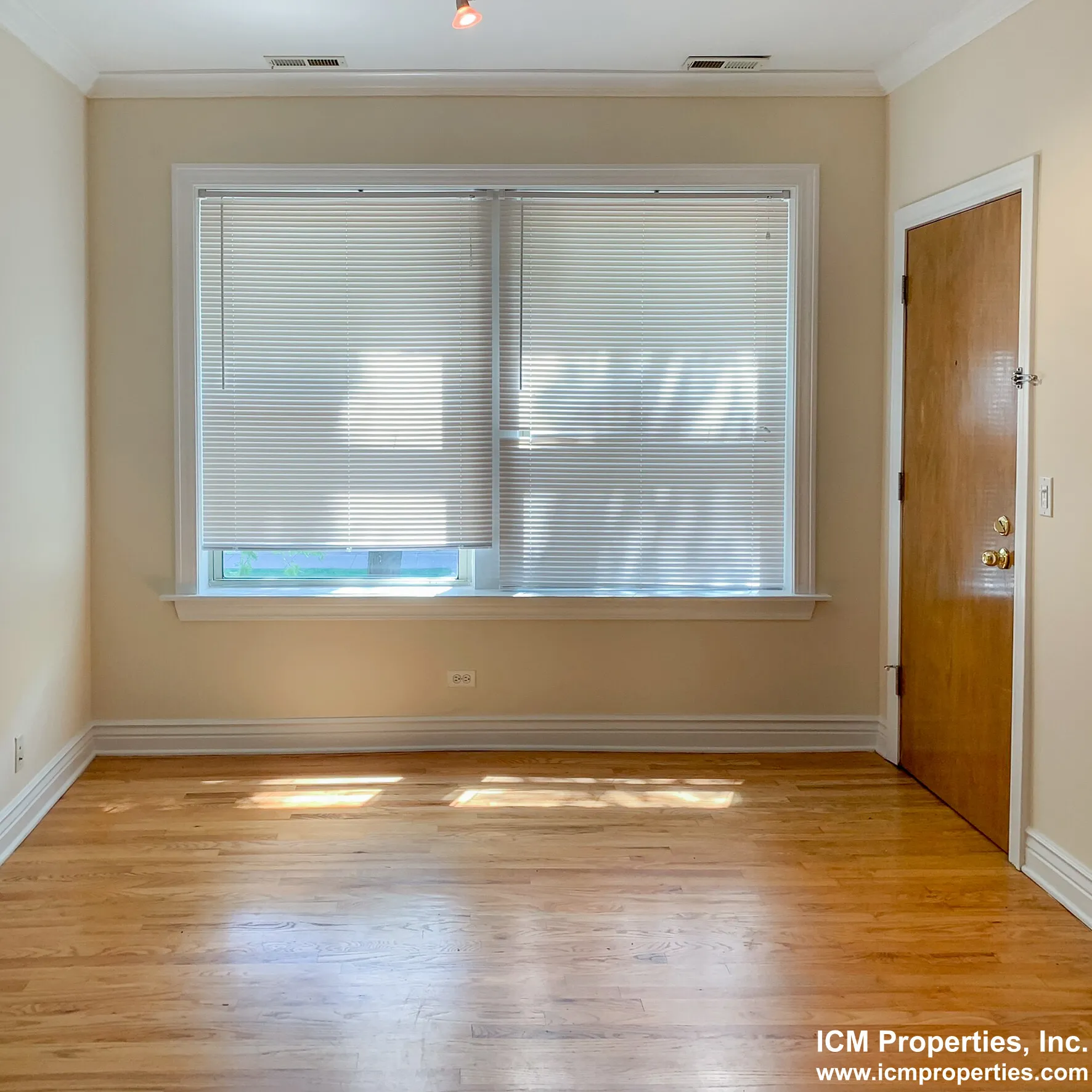 1210 W Waveland Ave, ,  60613, USA 60613-unit#1214WAV1-Chicago-IL