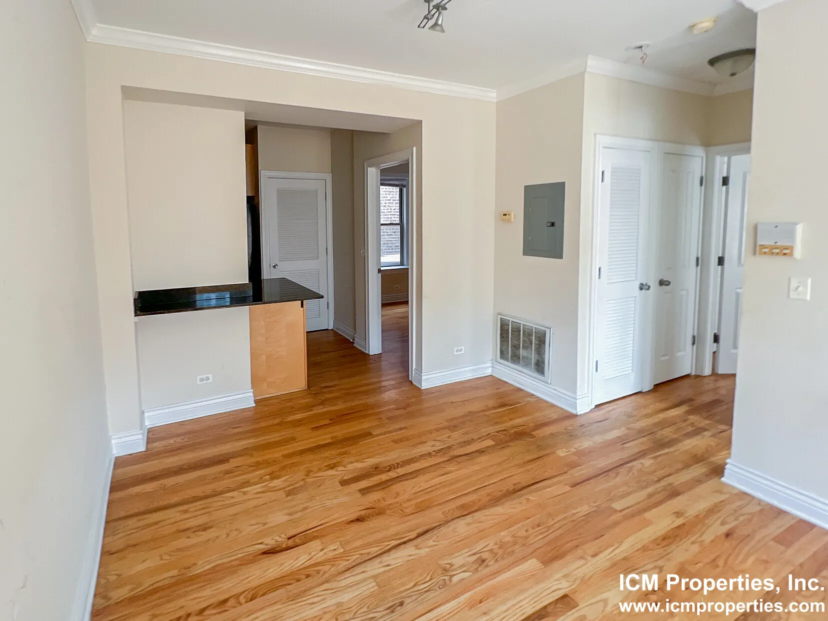 1210 W Waveland Ave, ,  60613, USA 60613-unit#1214WAV1-Chicago-IL